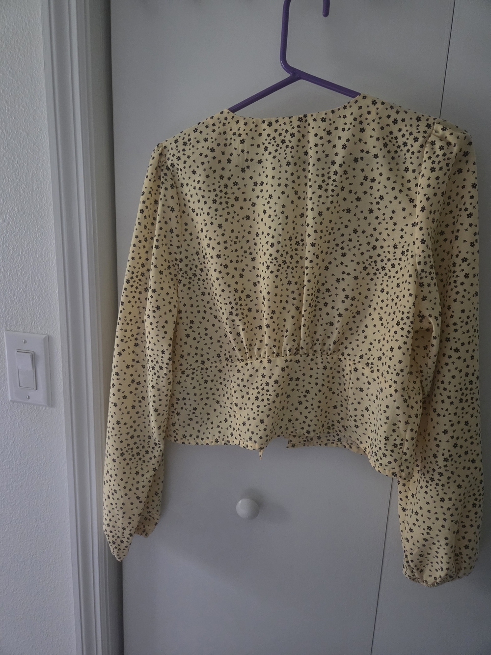 Levi's Yellow Long-Sleeve Polka Dot V-Neck Blouse - Picture 5 of 5